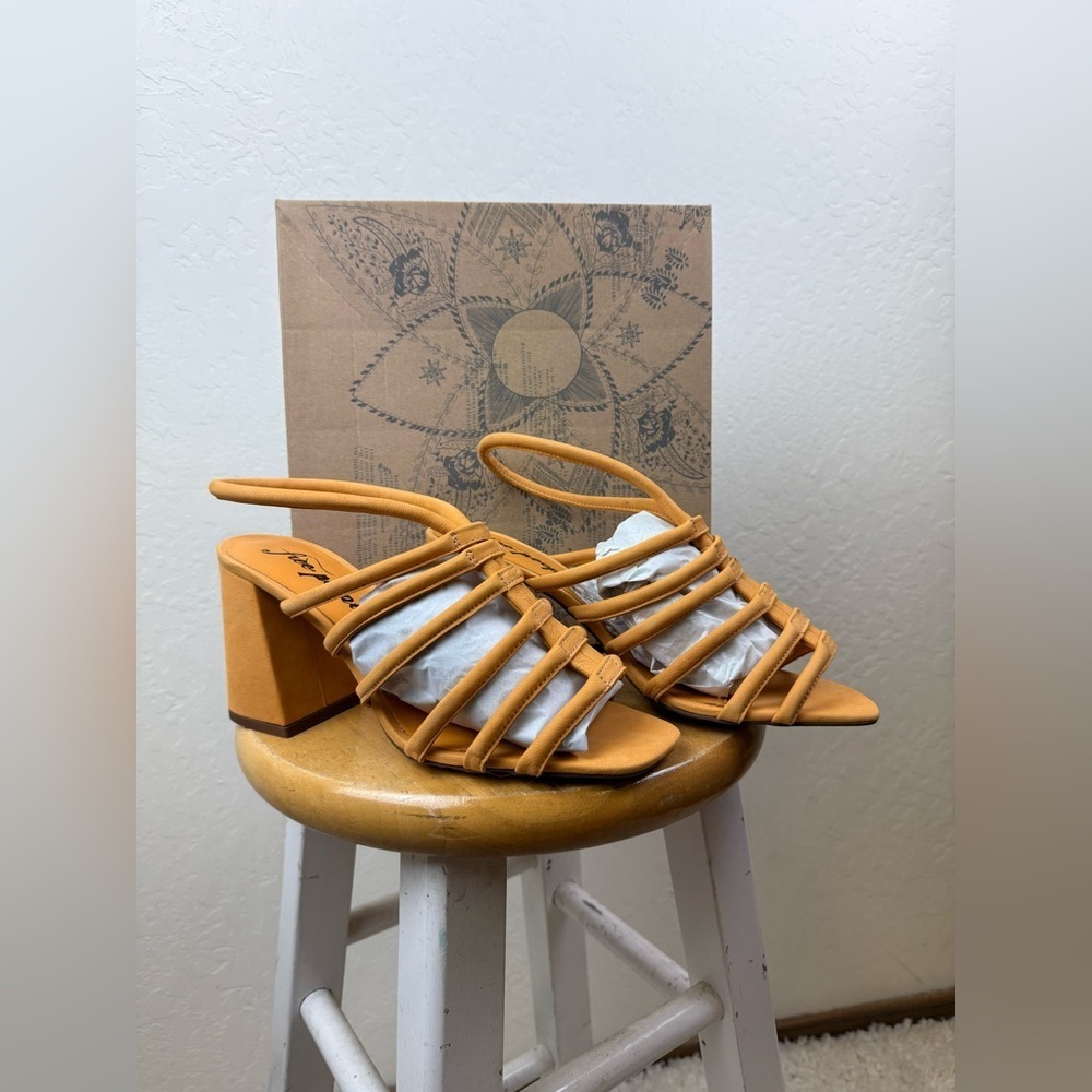NIB Free People Colette Cinched Orange Sandals, size EU 39.5 or US 8.5 - Picture 9 of 10